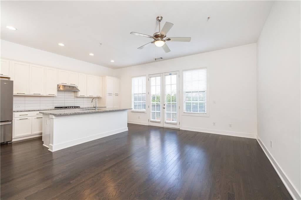 1 bedroom, 2 bathroom, 978 sq ft condominium for sale at 6678 Cadence Boulevard 74, Sandy Springs, GA 30328 — photo 4