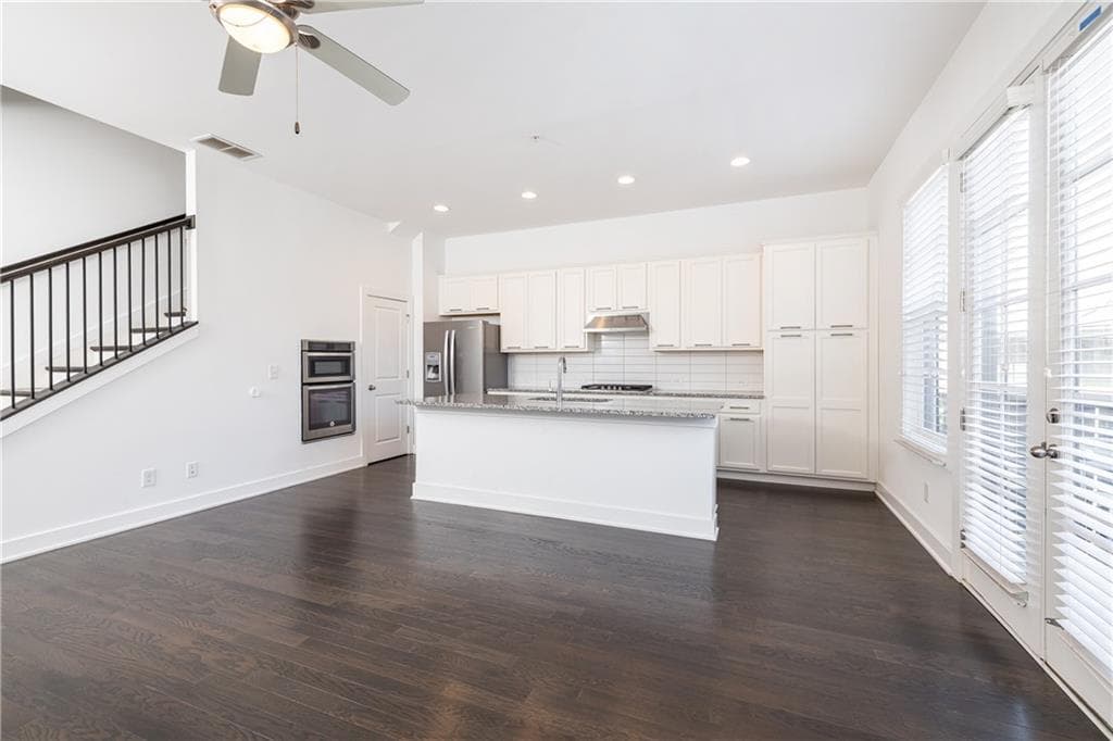 1 bedroom, 2 bathroom, 978 sq ft condominium for sale at 6678 Cadence Boulevard 74, Sandy Springs, GA 30328 — photo 5