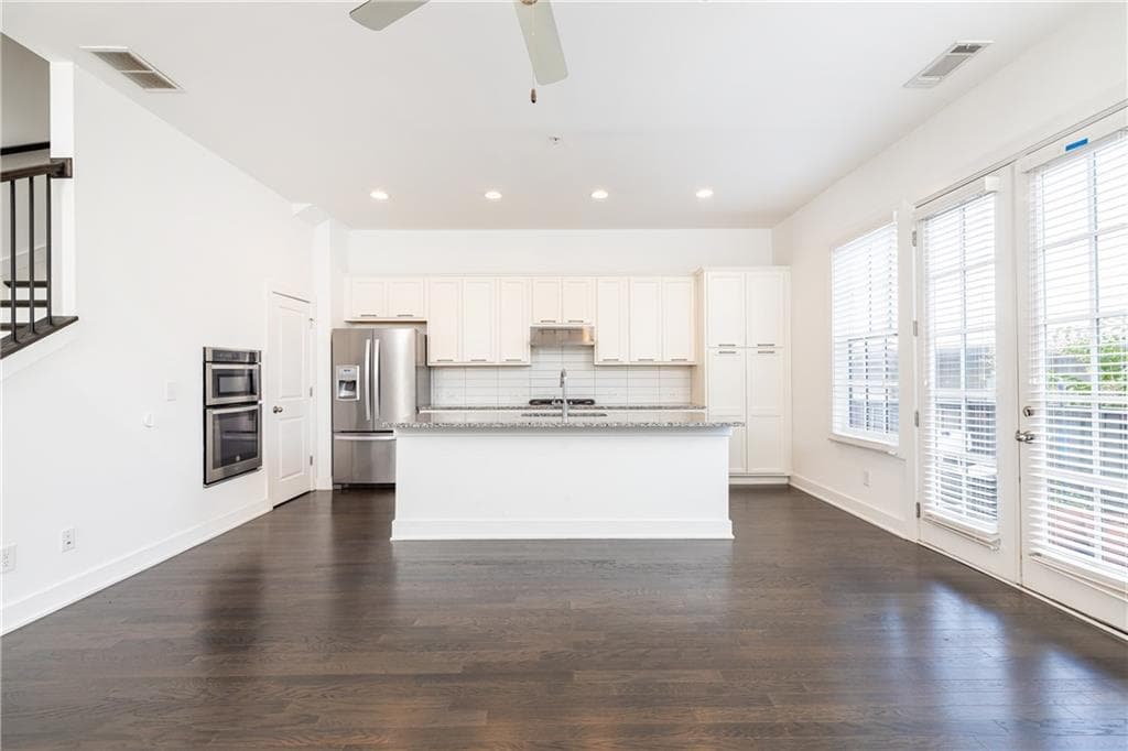1 bedroom, 2 bathroom, 978 sq ft condominium for sale at 6678 Cadence Boulevard 74, Sandy Springs, GA 30328 — photo 6