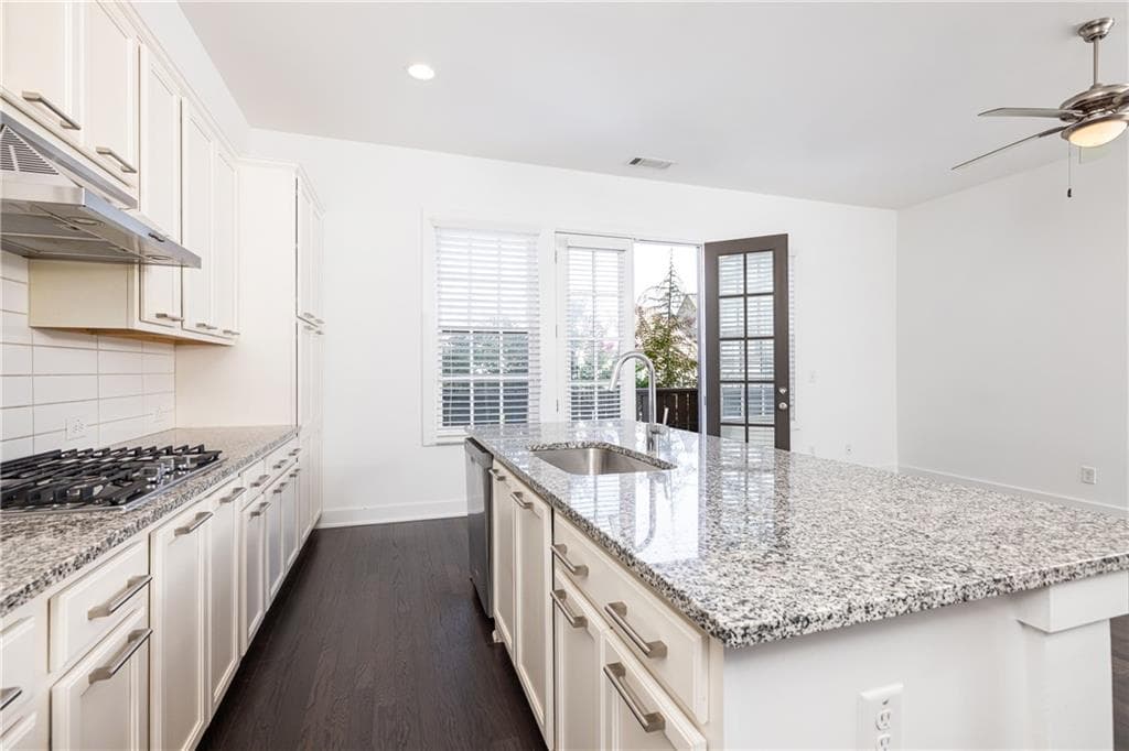 1 bedroom, 2 bathroom, 978 sq ft condominium for sale at 6678 Cadence Boulevard 74, Sandy Springs, GA 30328 — photo 7