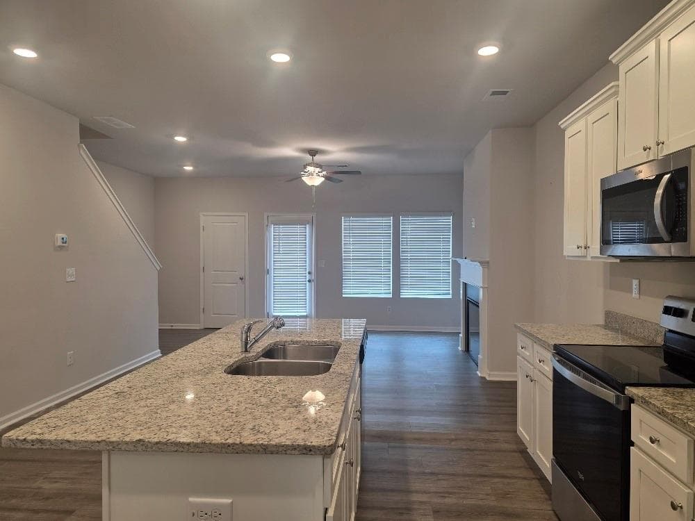 3 bedroom, 3 bathroom, 1,500 sq ft single family residence for rent at 4353 Smithgall Court, Union City, GA 30291 for $1,900 a month — photo 2