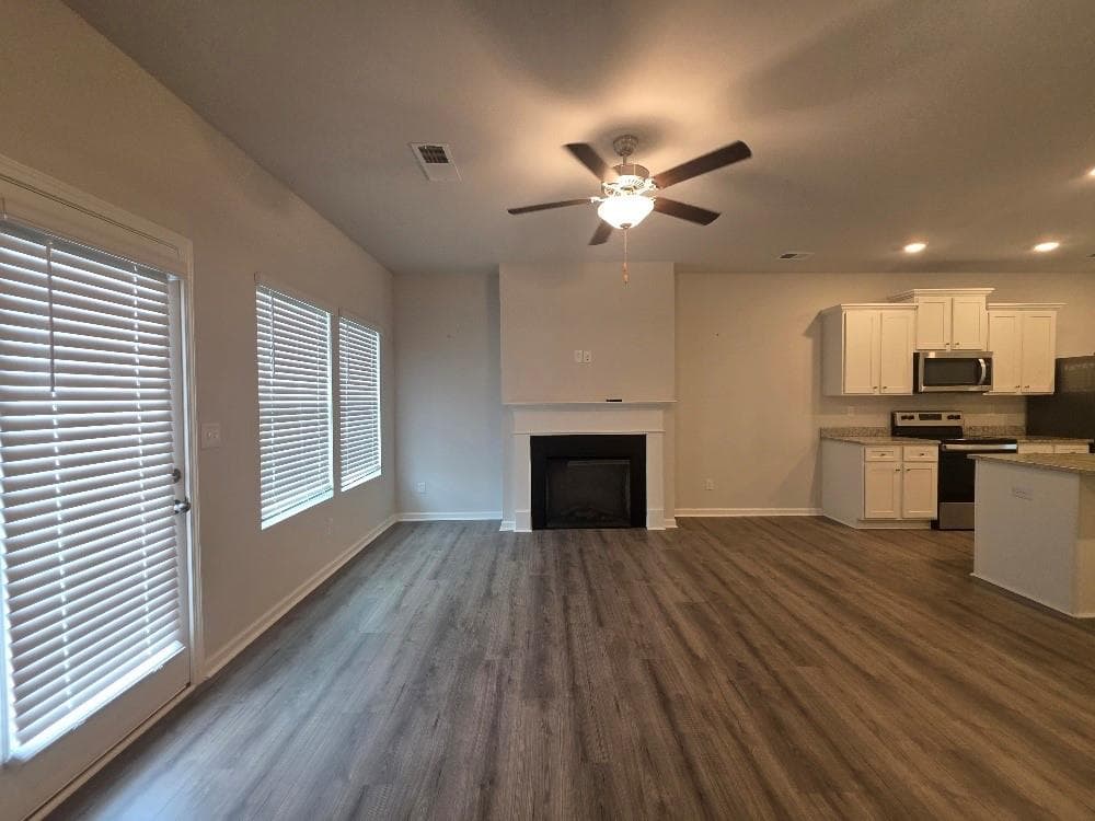 3 bedroom, 3 bathroom, 1,500 sq ft single family residence for rent at 4353 Smithgall Court, Union City, GA 30291 for $1,900 a month — photo 6