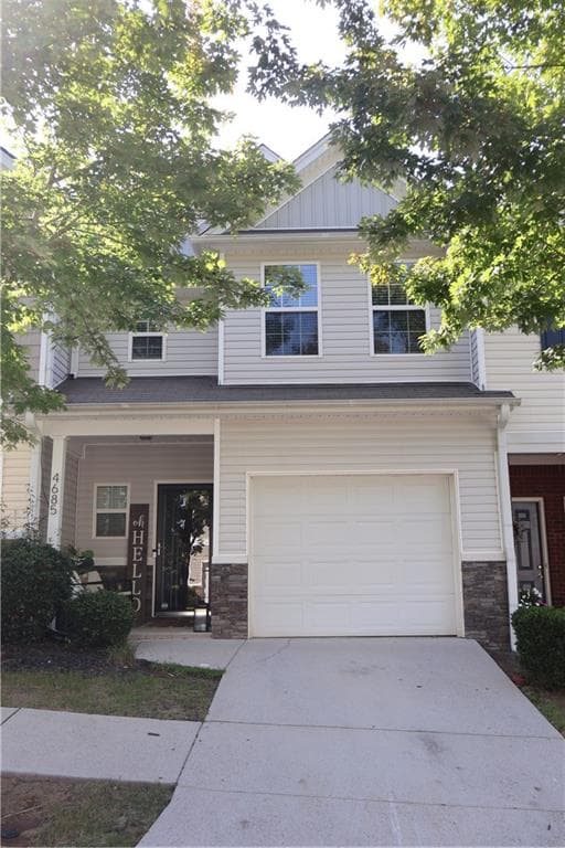 3 bedroom, 3 bathroom, 1,692 sq ft townhouse for sale at 4685 Beacon Ridge Lane C, Flowery Branch, GA 30542 — photo 1 of 21