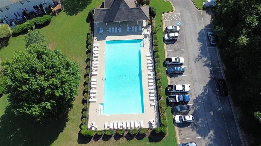 3 bedroom, 3 bathroom, 1,692 sq ft townhouse for sale at 4685 Beacon Ridge Lane C, Flowery Branch, GA 30542 — photo 4