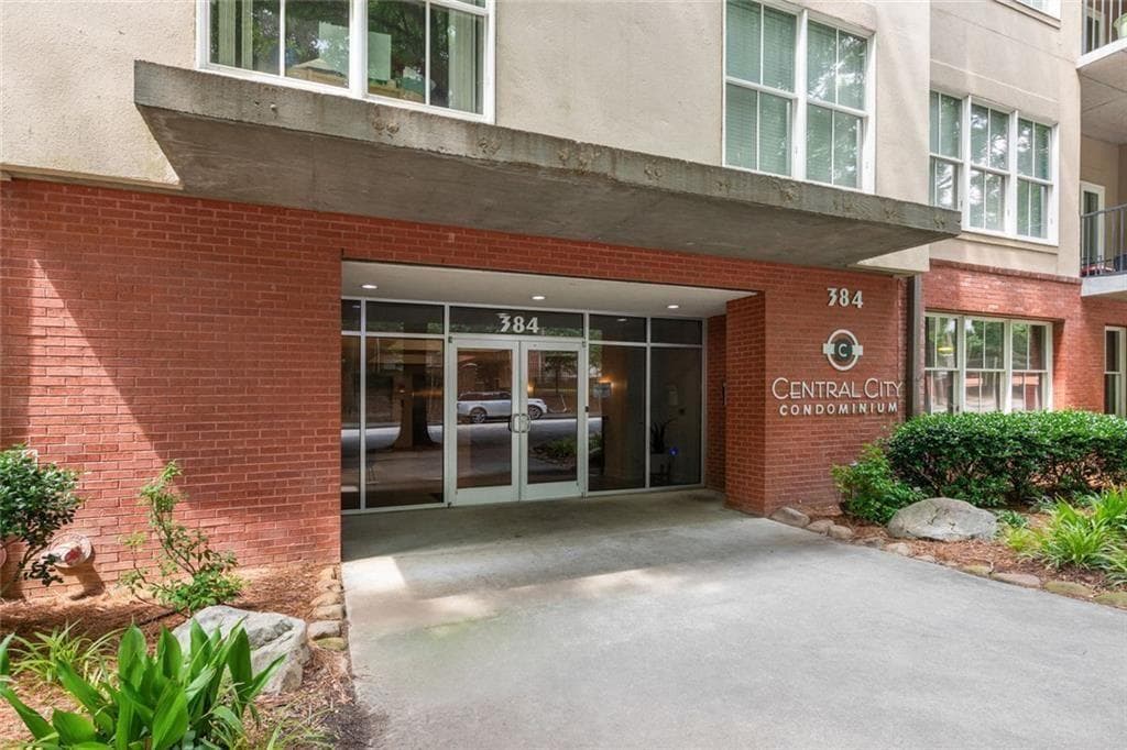 1 bedroom, 1 bathroom, 745 sq ft condominium for sale at 384 Ralph McGill Boulevard 123, Atlanta, GA 30312 — photo 4
