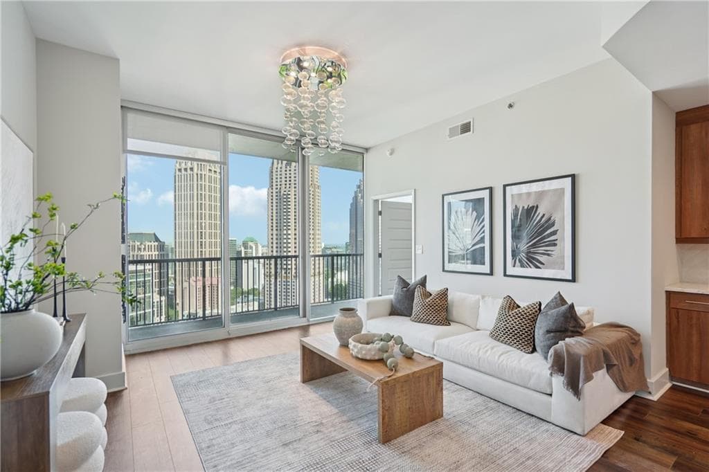 2 bedroom, 2 bathroom, 1,271 sq ft condominium for sale at 1080 Peachtree Street 2515, Atlanta, GA 30309 — photo 6
