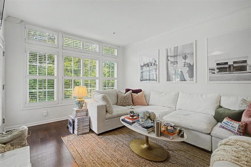 2 bedroom, 1 bathroom, 950 sq ft condominium for sale at 3636 Habersham Road 1304, Atlanta, GA 30305 — photo 4