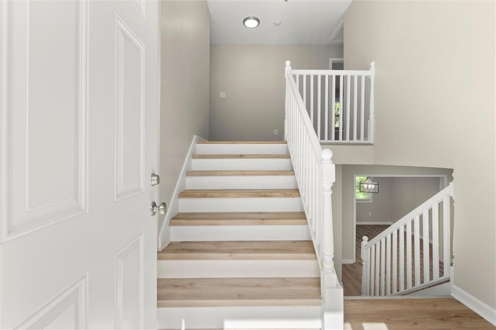 4 bedroom, 2 bathroom, 2,262 sq ft single family residence for sale at 495 Larchmont Circle, Atlanta, GA 30318 — photo 3