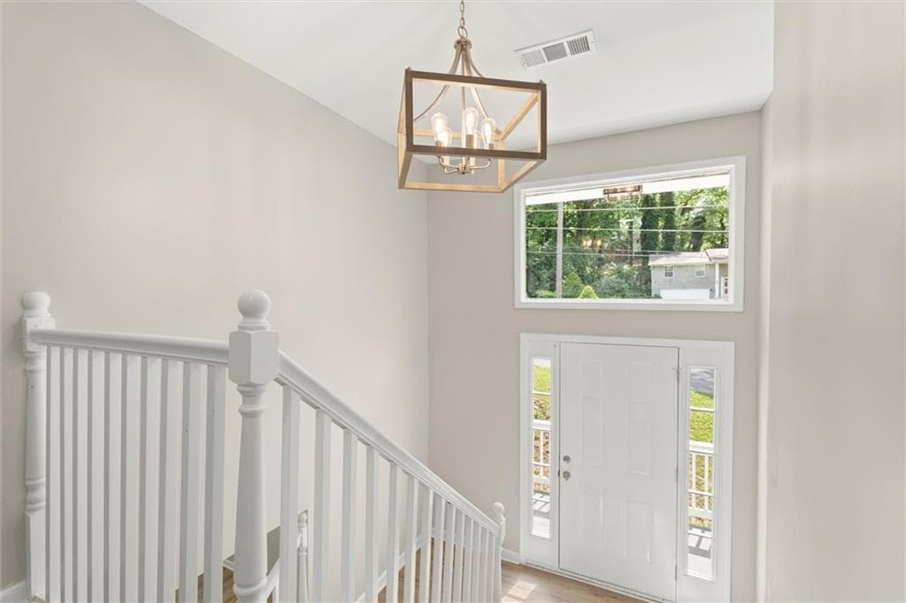 4 bedroom, 2 bathroom, 2,262 sq ft single family residence for sale at 495 Larchmont Circle, Atlanta, GA 30318 — photo 4