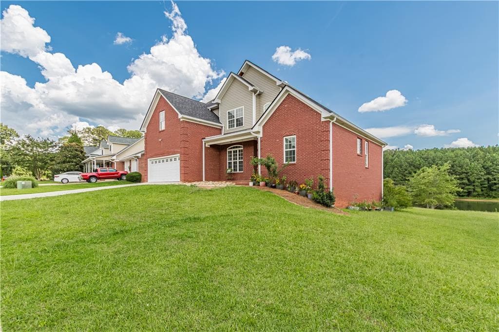 4 bedroom, 3 bathroom, 2,377 sq ft single family residence for sale at 25 Westmoreland Lake Drive, Buchanan, GA 30113 — photo 3