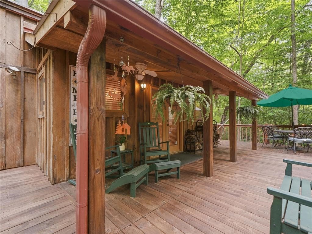 1 bedroom, 1 bathroom, 840 sq ft single family residence for sale at 167 Mangums Trail, Blue Ridge, GA 30513 — photo 4