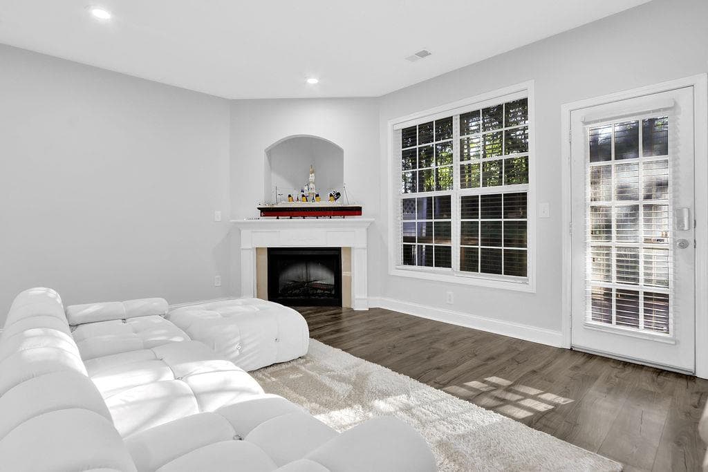 3 bedroom, 3 bathroom, 1,940 sq ft townhouse for sale at 541 Woodland Park Terrace, Lawrenceville, GA 30043 — photo 4