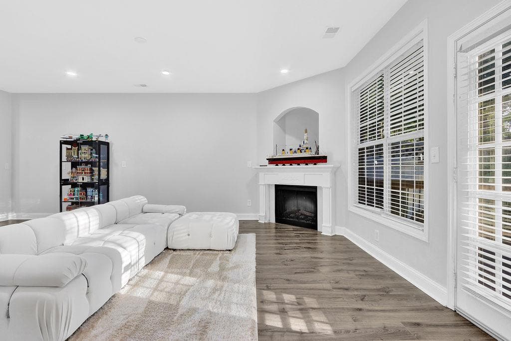 3 bedroom, 3 bathroom, 1,940 sq ft townhouse for sale at 541 Woodland Park Terrace, Lawrenceville, GA 30043 — photo 7