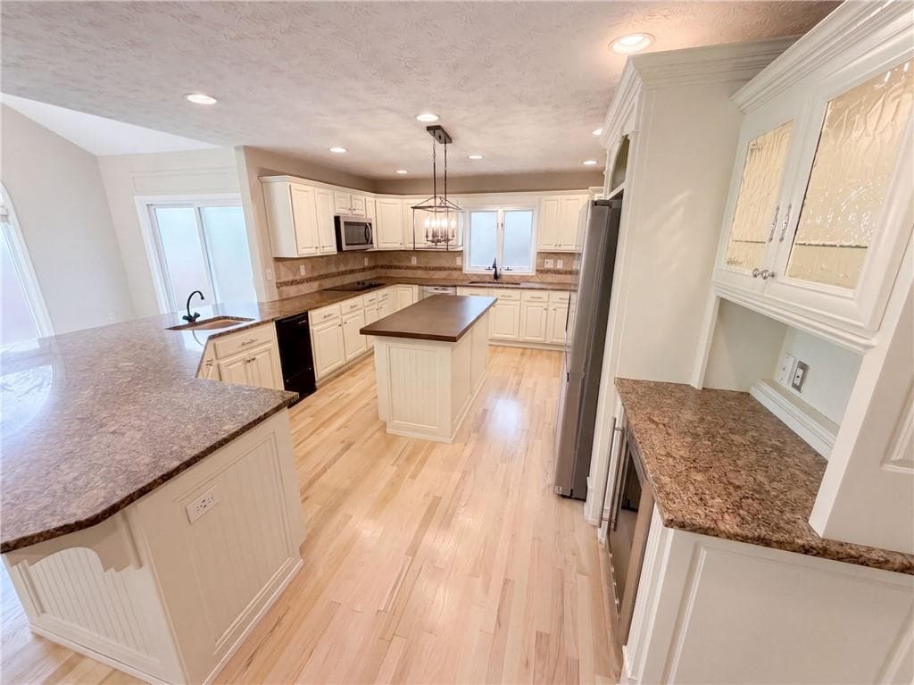 5 bedroom, 4 bathroom, 5,060 sq ft single family residence for sale at 5344 Forest Springs Drive, Atlanta, GA 30338 — photo 2