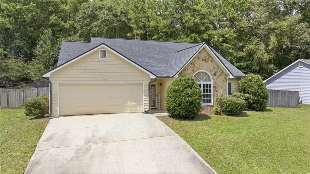 3 bedroom, 2 bathroom, 1,618 sq ft single family residence under contract at 2110 Uniwattee Trail, Dacula, GA 30019 — photo 3