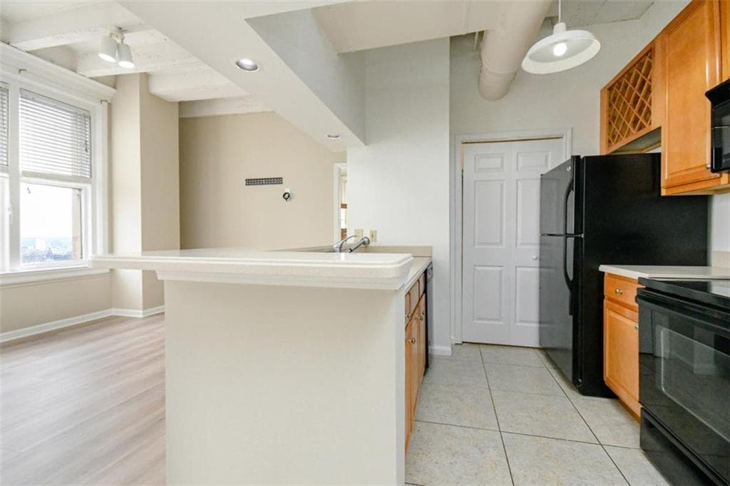 2 bedroom, 2 bathroom, 954 sq ft condominium for rent at 32 Peachtree Street 1406, Atlanta, GA 30303 for $2,300 a month — photo 3