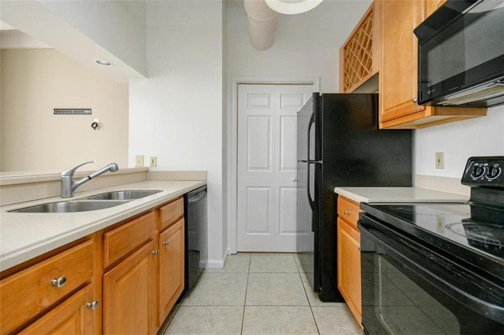 2 bedroom, 2 bathroom, 954 sq ft condominium for rent at 32 Peachtree Street 1406, Atlanta, GA 30303 for $2,300 a month — photo 4