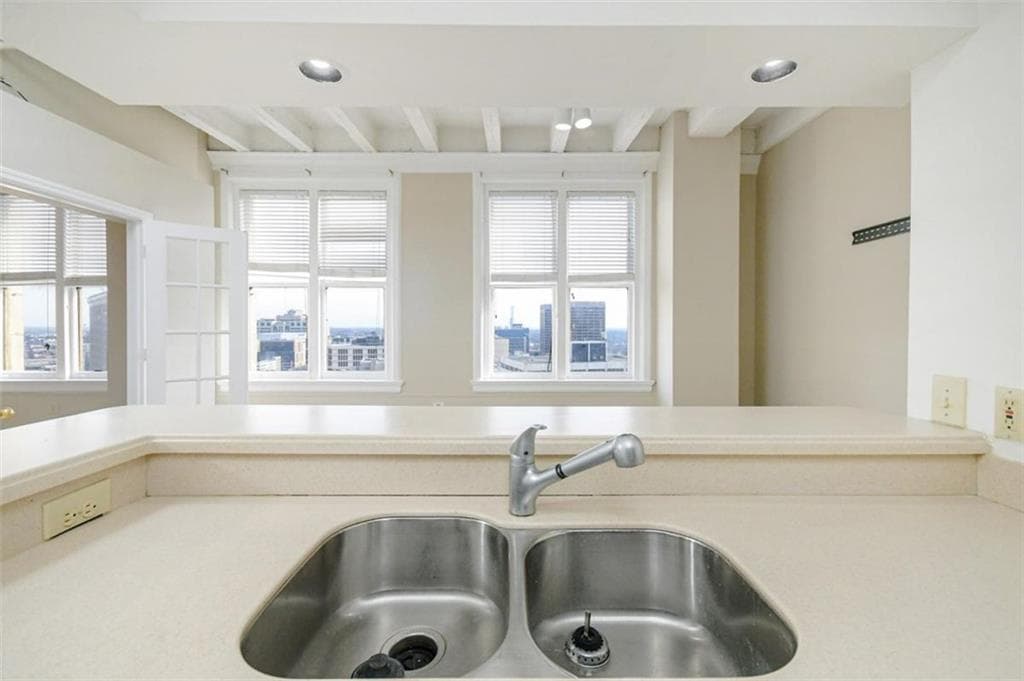 2 bedroom, 2 bathroom, 954 sq ft condominium for rent at 32 Peachtree Street 1406, Atlanta, GA 30303 for $2,300 a month — photo 5