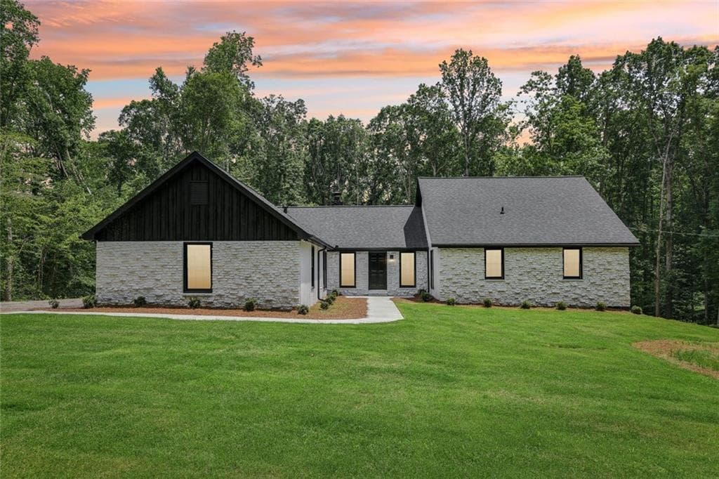 4 bedroom, 3 bathroom, 3,776 sq ft single family residence for sale at 2725 Glendale Drive, Conyers, GA 30013 — photo 3