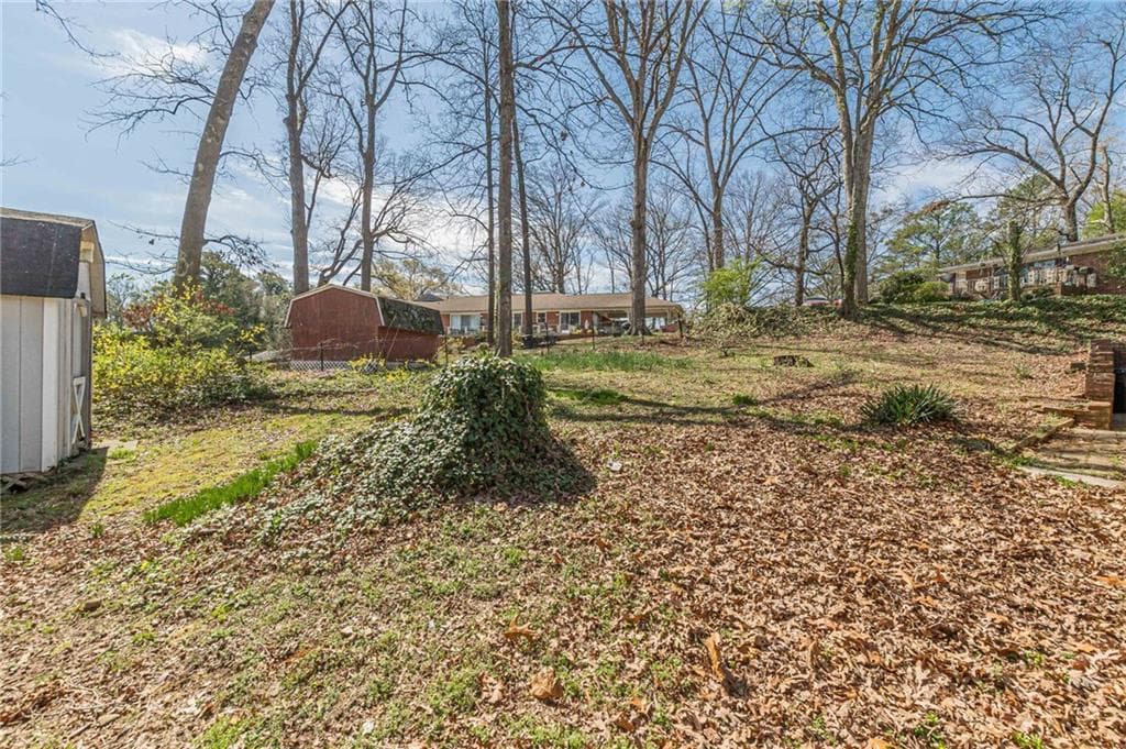 4 bedroom, 3 bathroom single family residence under contract at 2110 LaVista Circle, Hapeville, GA 30354 — photo 3