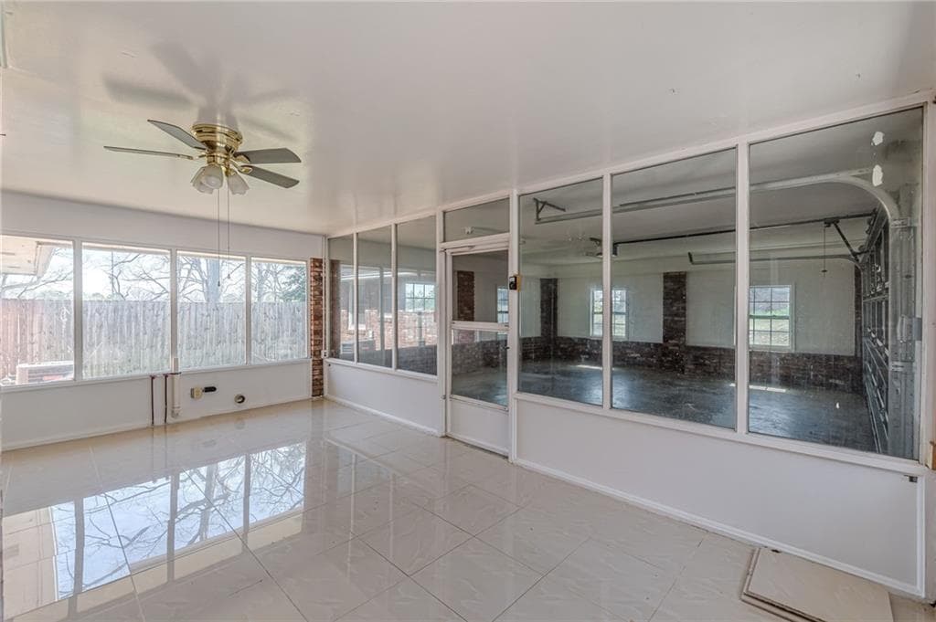 4 bedroom, 3 bathroom single family residence under contract at 2110 LaVista Circle, Hapeville, GA 30354 — photo 7