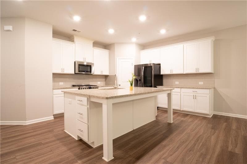 3 bedroom, 3 bathroom, 1,970 sq ft townhouse for rent at 525 Duval Drive, Alpharetta, GA 30009 for $3,280 a month — photo 5