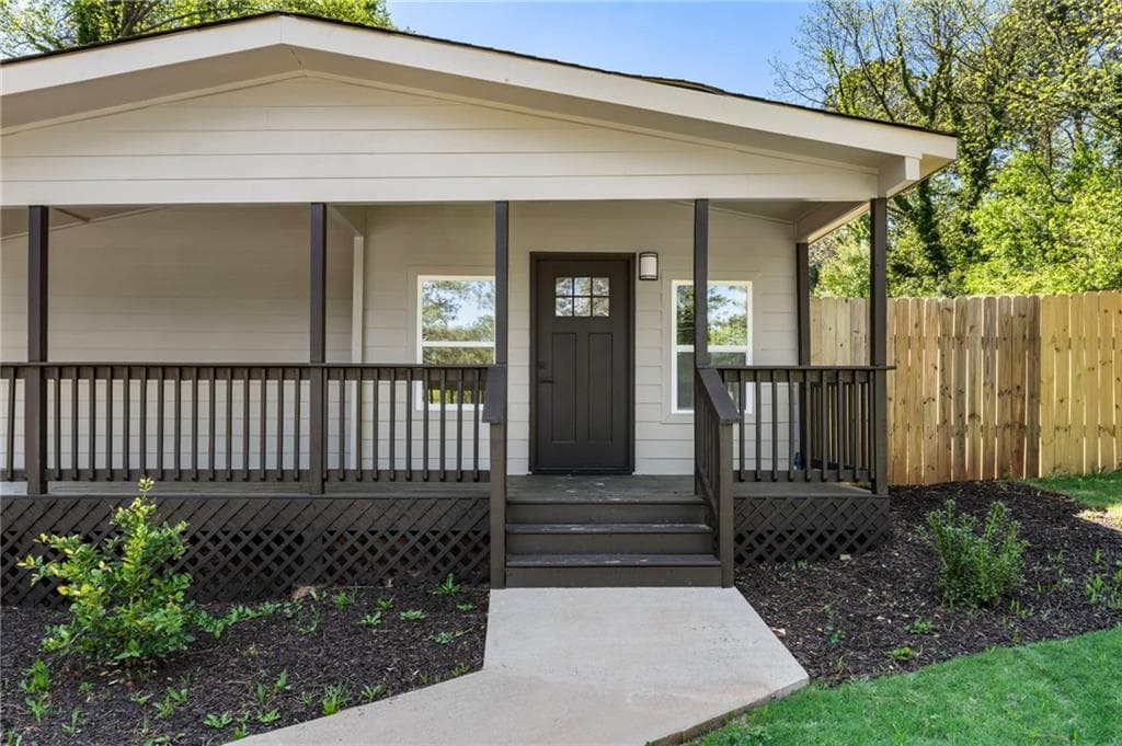 5 bedroom, 2 bathroom, 3,948 sq ft single family residence for sale at 8859 Thomas Road, Jonesboro, GA 30238