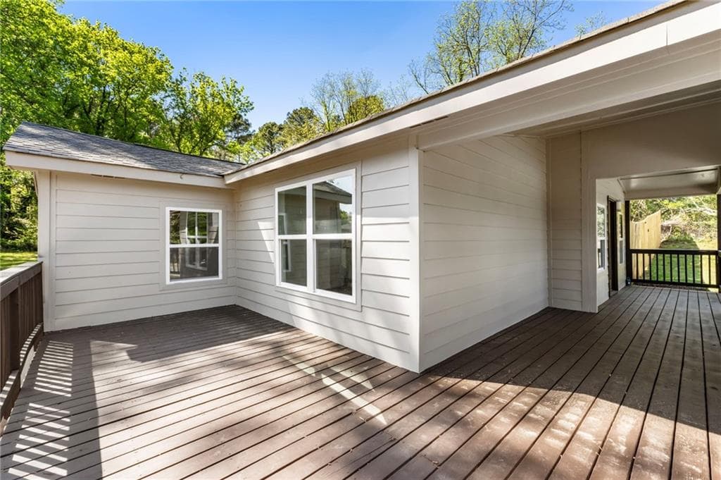 5 bedroom, 2 bathroom, 3,948 sq ft single family residence for sale at 8859 Thomas Road, Jonesboro, GA 30238 — photo 3
