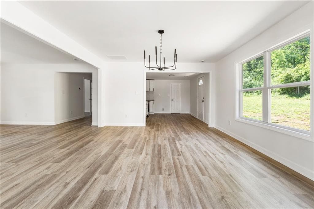 5 bedroom, 2 bathroom, 3,948 sq ft single family residence for sale at 8859 Thomas Road, Jonesboro, GA 30238 — photo 6