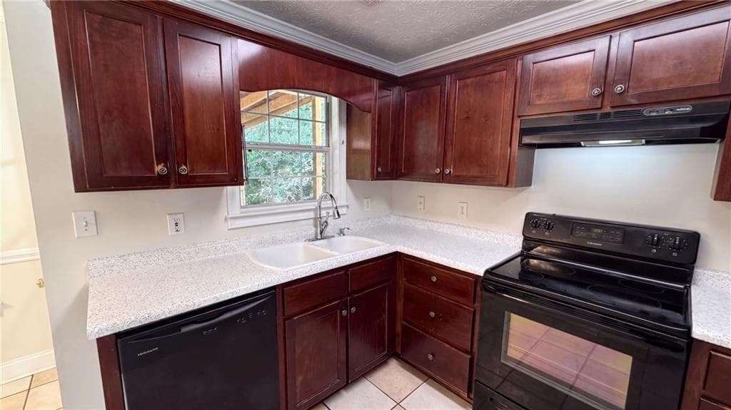 3 bedroom, 2 bathroom, 1,709 sq ft single family residence for sale at 225 Berkshire Pass, Covington, GA 30016 — photo 7
