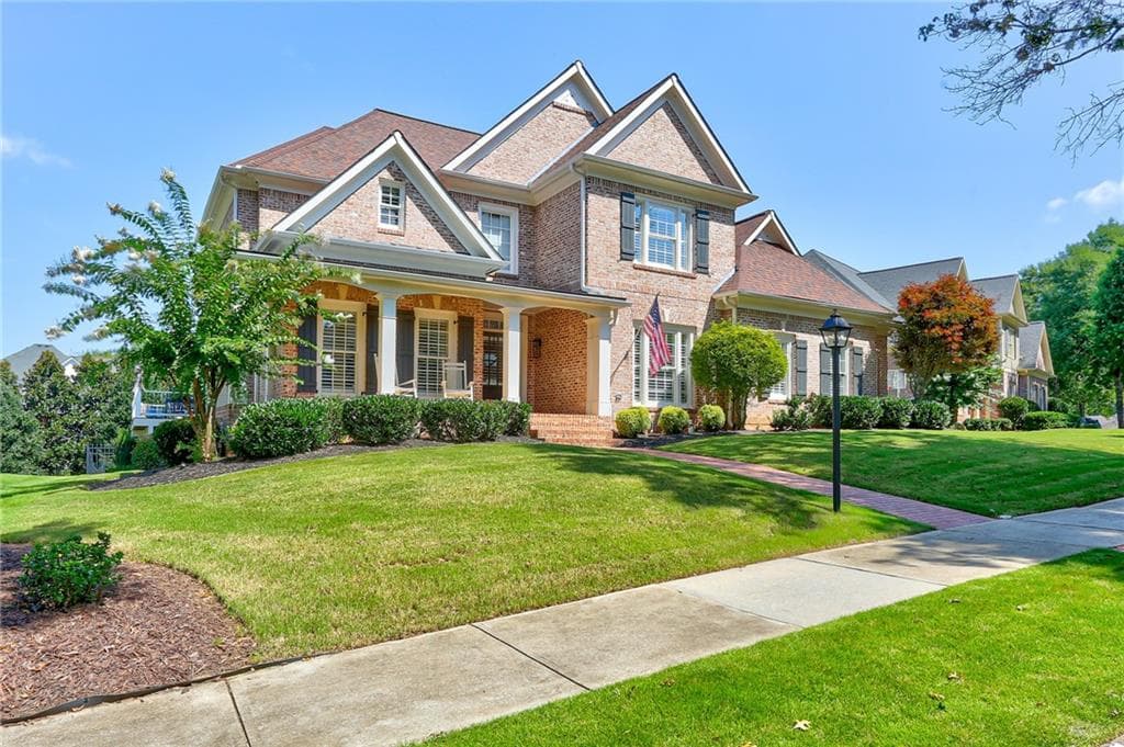 6 bedroom, 6 bathroom, 6,782 sq ft single family residence for sale at 1043 Meadow Club Court, Suwanee, GA 30024 — photo 9