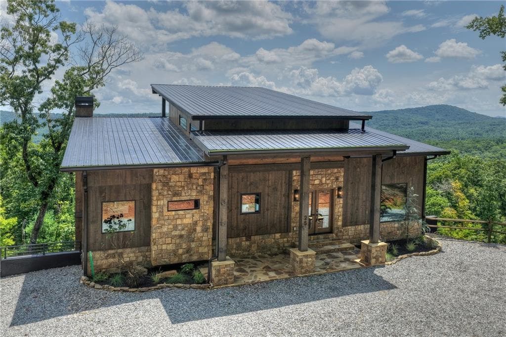 4 bedroom, 3 bathroom, 2,800 sq ft single family residence under contract at 25 Boundless Trail, Morganton, GA 30560 — photo 2