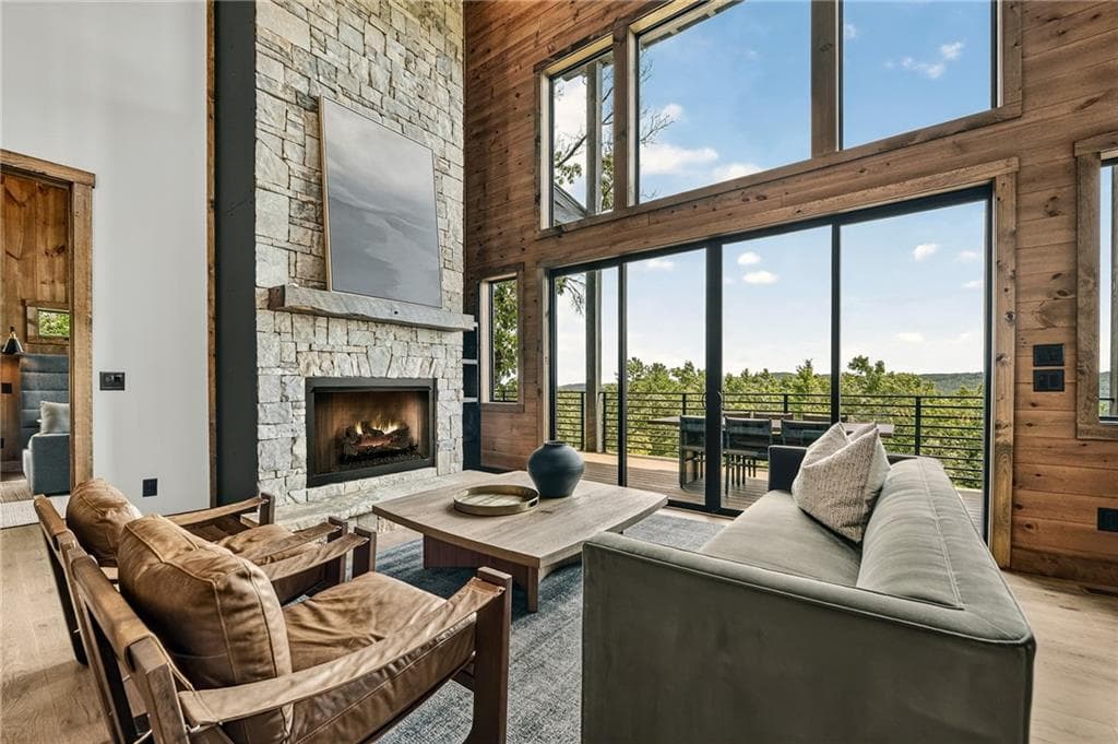 4 bedroom, 3 bathroom, 2,800 sq ft single family residence under contract at 25 Boundless Trail, Morganton, GA 30560 — photo 8