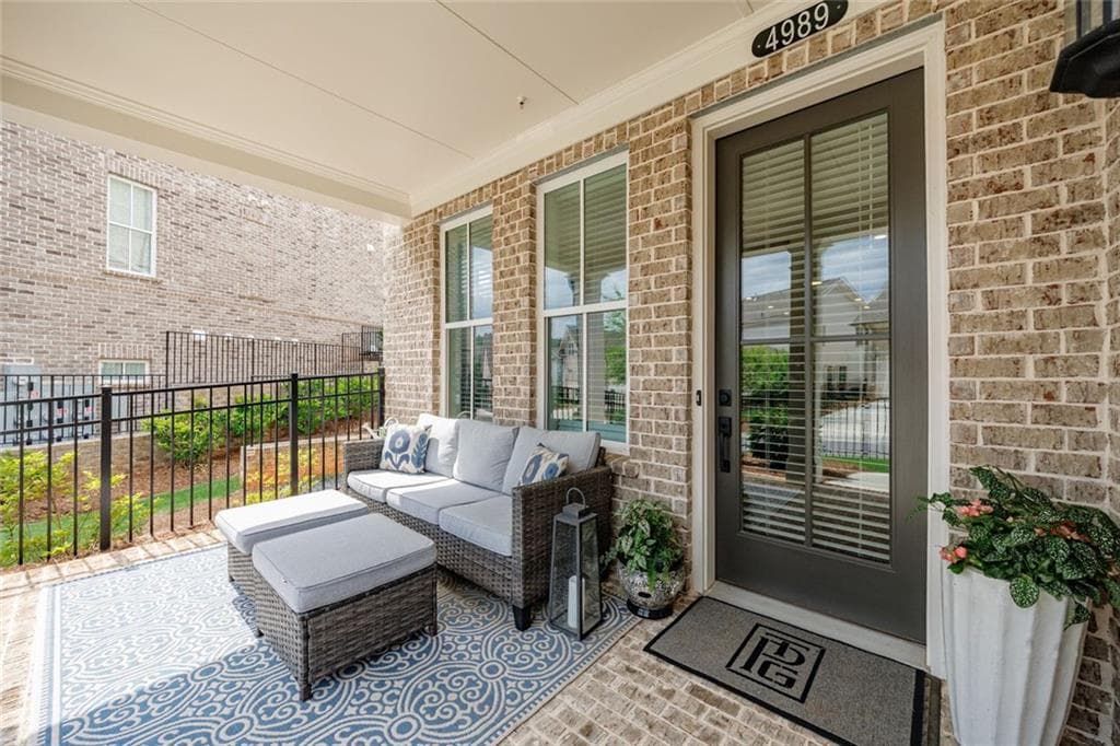 1 bedroom, 2 bathroom, 1,674 sq ft condominium for sale at 4989 Sealy Circle, Peachtree Corners, GA 30092 — photo 1 of 60