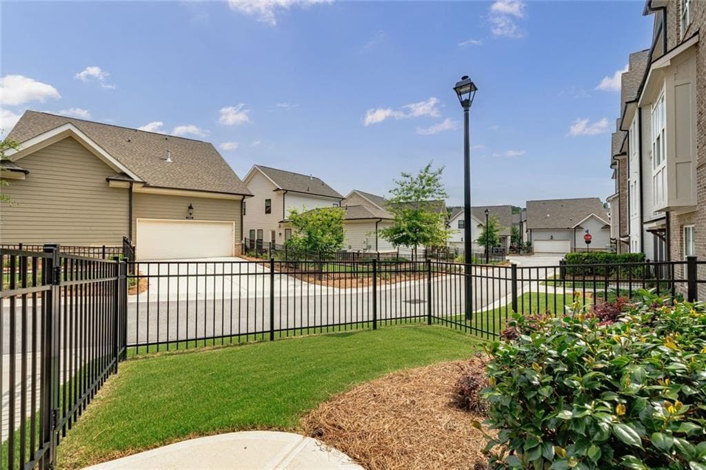 1 bedroom, 2 bathroom, 1,674 sq ft condominium for sale at 4989 Sealy Circle, Peachtree Corners, GA 30092 — photo 7