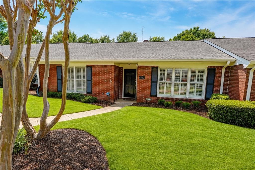 2 bedroom, 2 bathroom, 1,678 sq ft condominium sold at 6412 Deerings Lane, Peachtree Corners, GA 30092