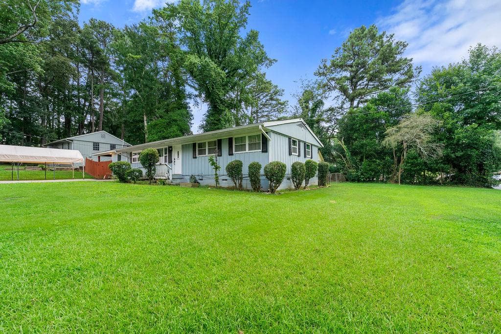 4 bedroom, 2 bathroom, 1,225 sq ft single family residence under contract at 803 Port A Prince Court, Forest Park, GA 30297 — photo 2
