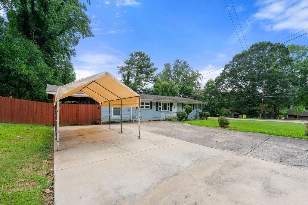 4 bedroom, 2 bathroom, 1,225 sq ft single family residence under contract at 803 Port A Prince Court, Forest Park, GA 30297 — photo 3