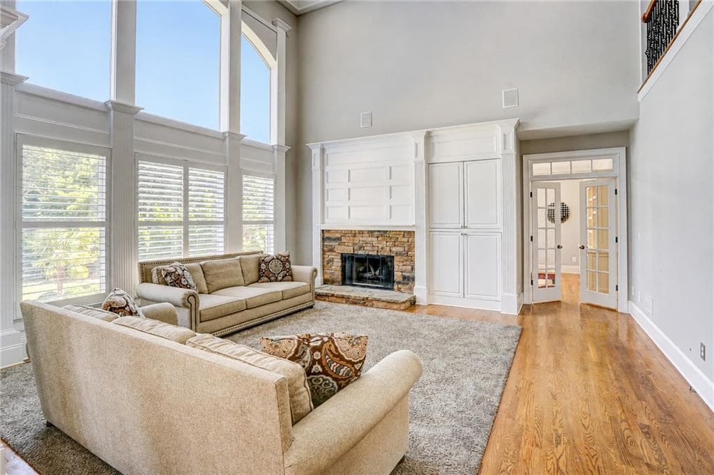 6 bedroom, 6 bathroom, 6,782 sq ft single family residence for sale at 1043 Meadow Club Court, Suwanee, GA 30024 — photo 5