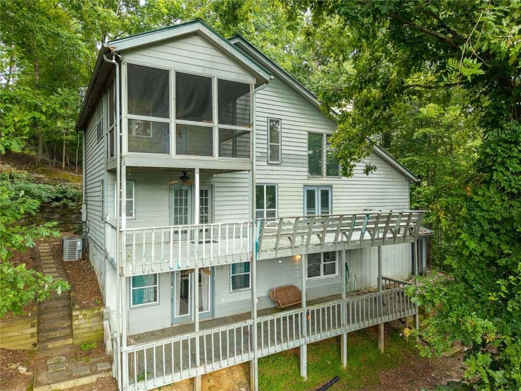 4 bedroom, 3 bathroom, 2,493 sq ft single family residence under contract at 108 Oval Court, Ellijay, GA 30540 — photo 3