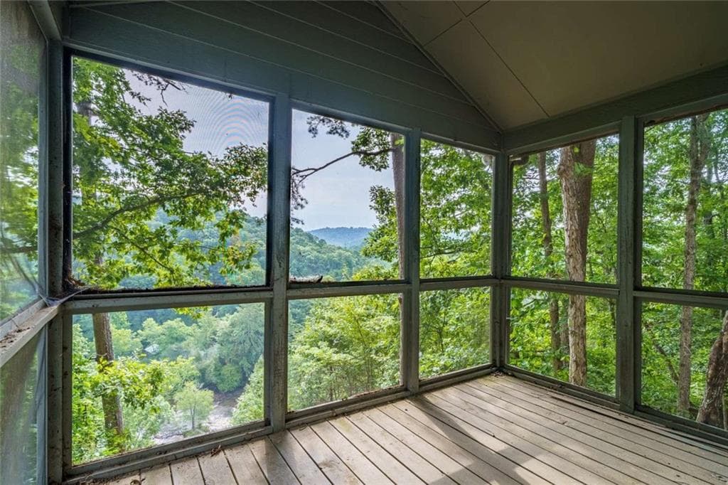 4 bedroom, 3 bathroom, 2,493 sq ft single family residence under contract at 108 Oval Court, Ellijay, GA 30540 — photo 8