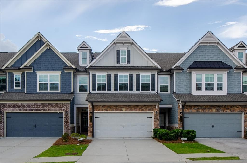 3 bedroom, 3 bathroom, 1,940 sq ft townhouse for sale at 1946 Frisco Way, Suwanee, GA 30024 — photo 4