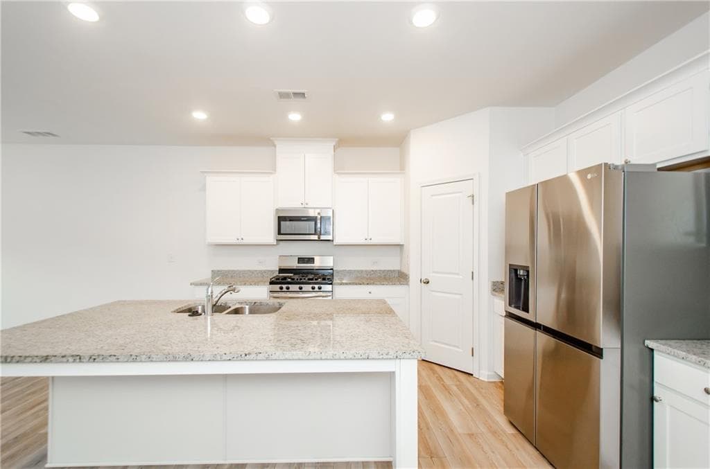 3 bedroom, 3 bathroom, 1,940 sq ft townhouse for sale at 1946 Frisco Way, Suwanee, GA 30024 — photo 10