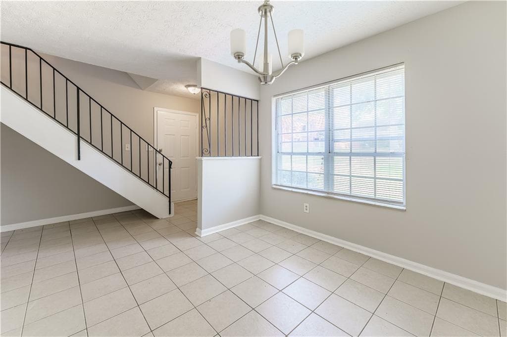 2 bedroom, 2 bathroom, 1,152 sq ft townhouse for sale at 2611 Stratford Lane, Morrow, GA 30260 — photo 7