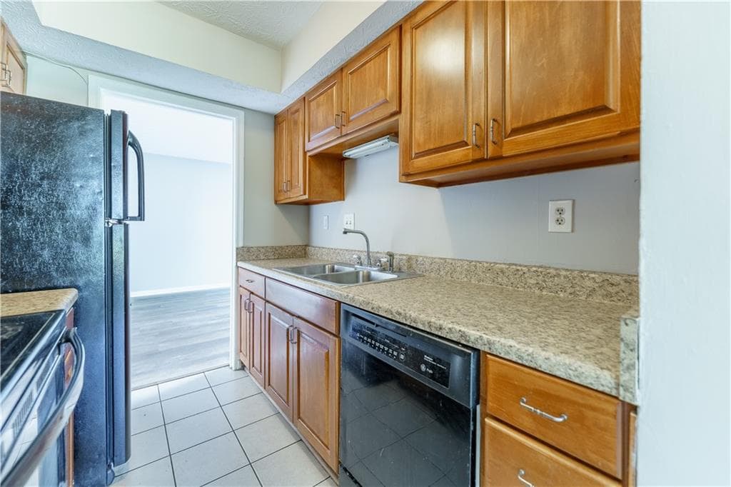 2 bedroom, 2 bathroom, 1,152 sq ft townhouse for sale at 2611 Stratford Lane, Morrow, GA 30260 — photo 10