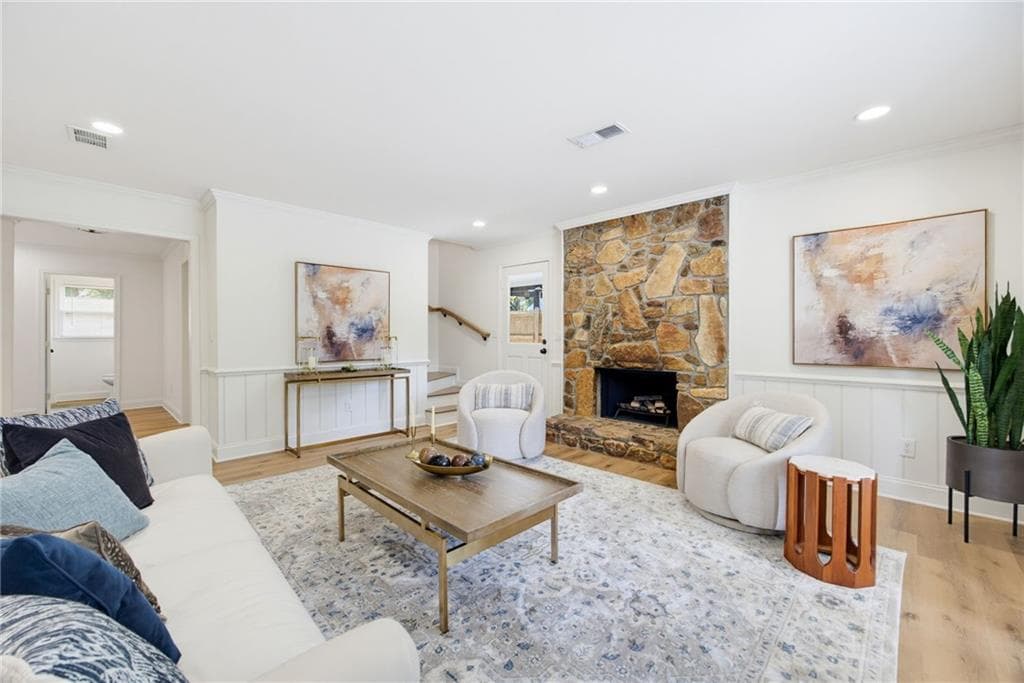 4 bedroom, 3 bathroom, 1,440 sq ft single family residence for sale at 1383 Natchez Trace, Marietta, GA 30008 — photo 6