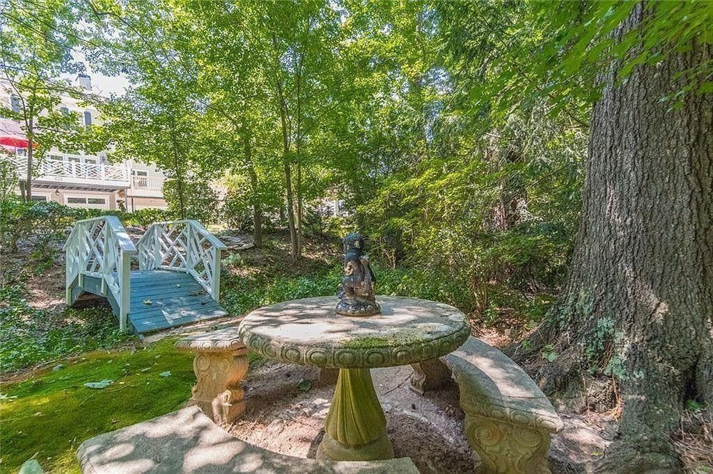 3 bedroom, 4 bathroom, 3,064 sq ft townhouse for sale at 9385 Knollcrest Boulevard, Johns Creek, GA 30022 — photo 6