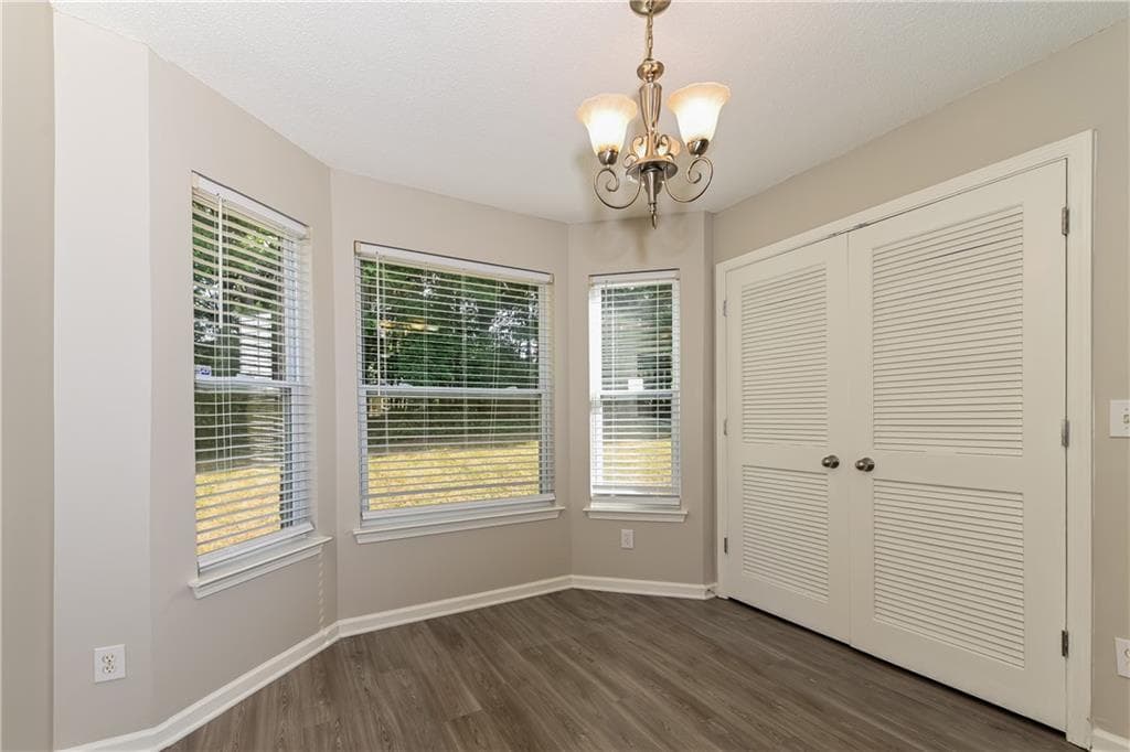 4 bedroom, 3 bathroom, 2,907 sq ft single family residence under contract at 626 Pipkin Drive, Mcdonough, GA 30253 — photo 9