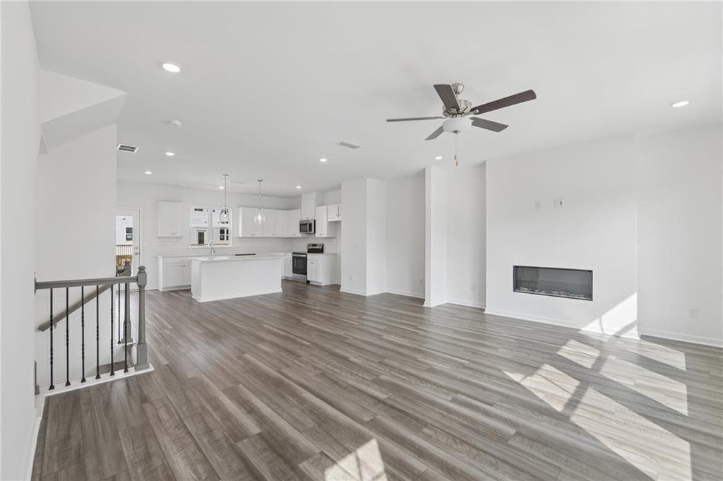 3 bedroom, 4 bathroom, 1,893 sq ft townhouse under contract at 101 Epperly Way, Tucker, GA 30084 — photo 8