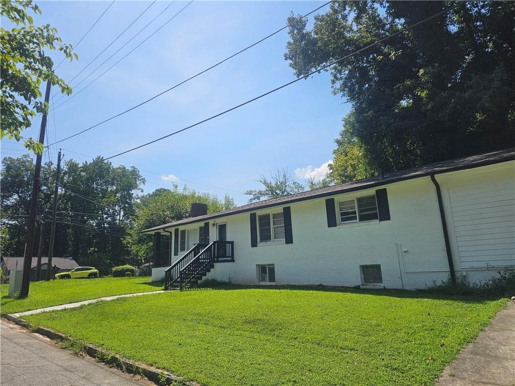 1 bedroom, 1 bathroom, 1,748 sq ft single family residence for rent at 224 Chappell Road, Atlanta, GA 30314 for $800 a month — photo 1 of 11